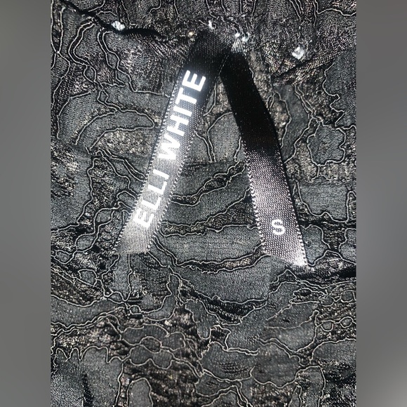 Elli White Lace Women's Shorts Black with white stripes high rise Size Small - Picture 2 of 7